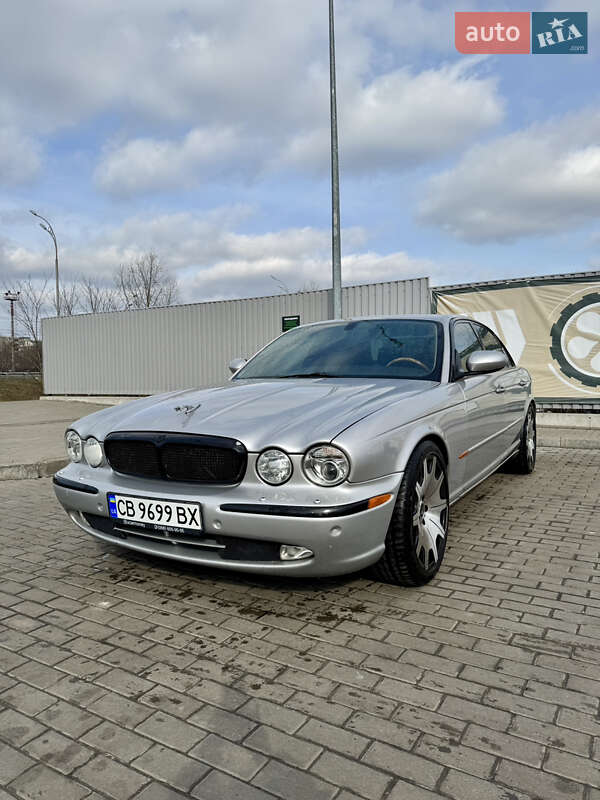 Jaguar Xj (2004)