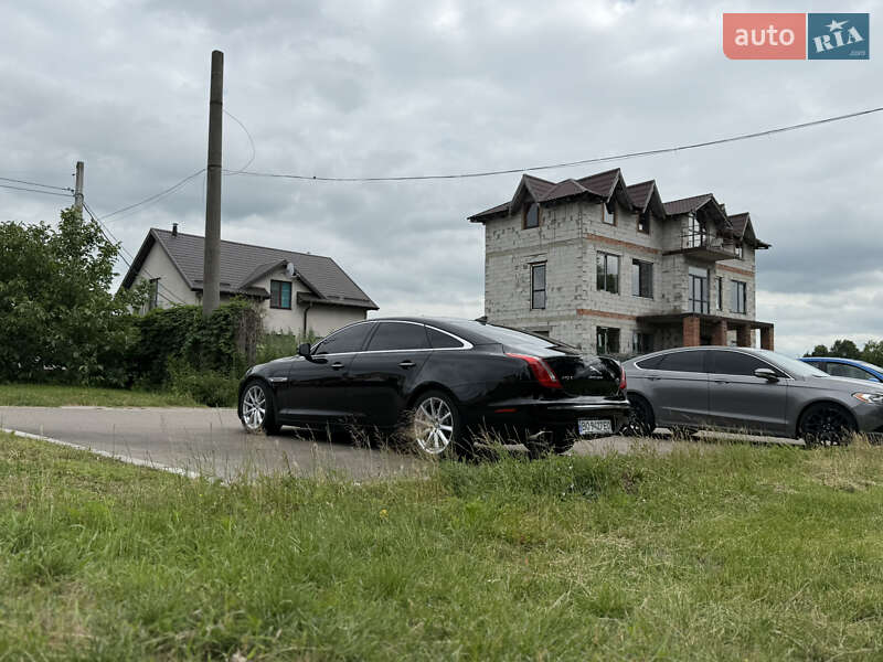 Jaguar Xj (2014)