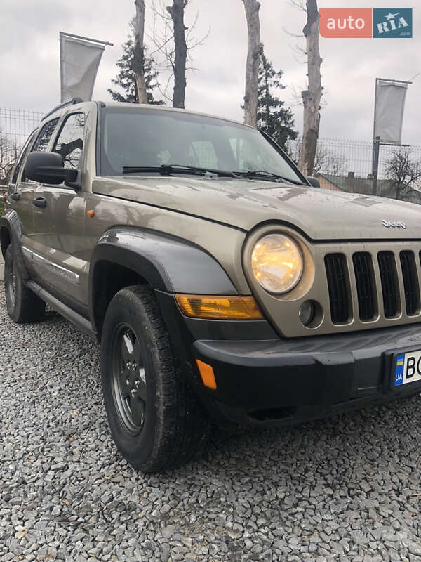 Jeep Cherokee (2006)