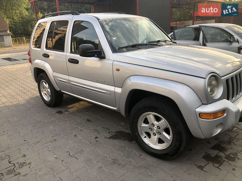 Jeep Cherokee (2003)