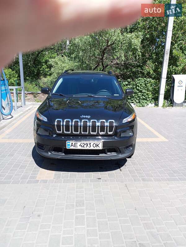 Jeep Cherokee (2015)