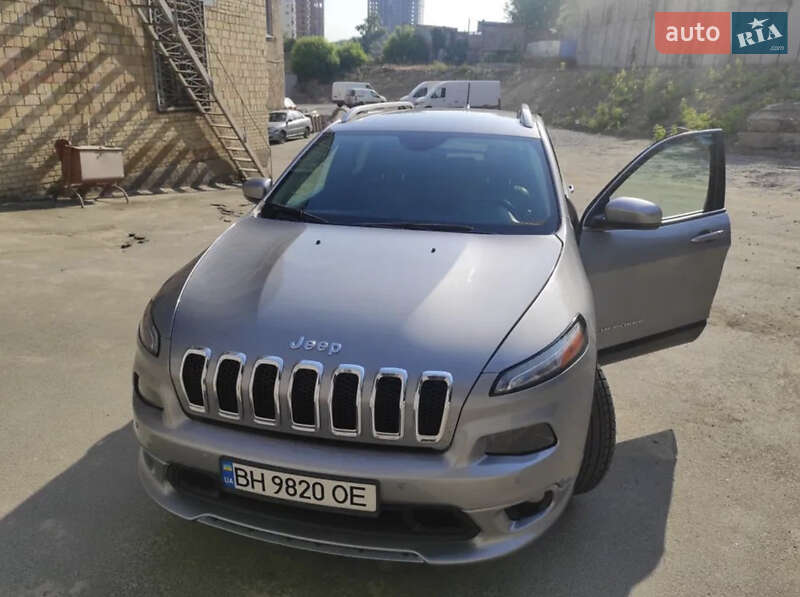 Jeep Cherokee (2015)
