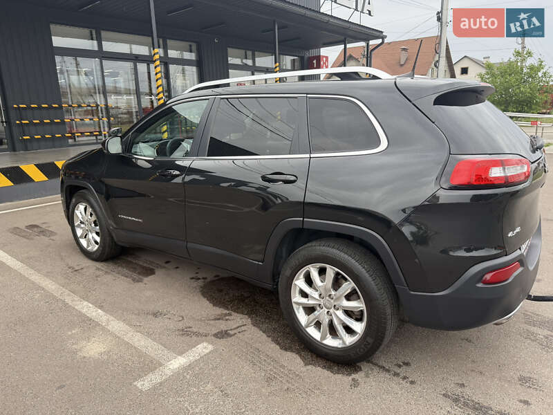 Jeep Cherokee (2015)