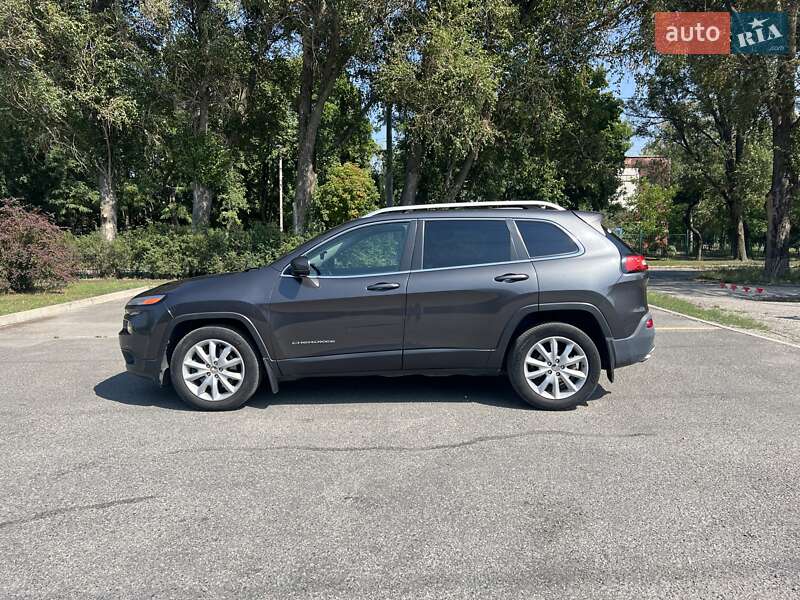 Jeep Cherokee (2015)