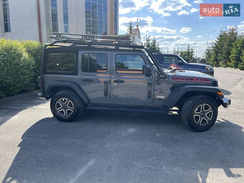 Jeep Wrangler (2021)