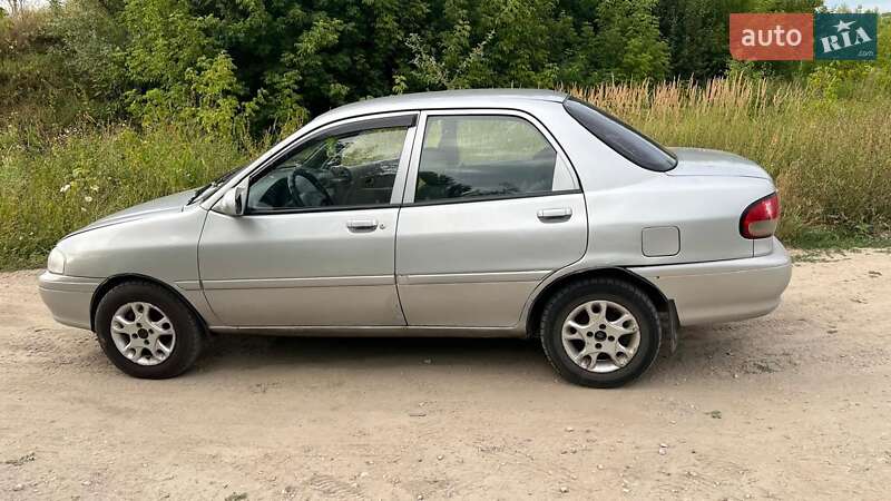 Kia Avella (1997)