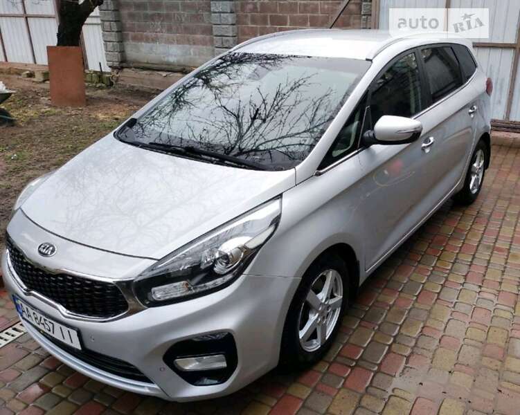 Kia Carens (2017)
