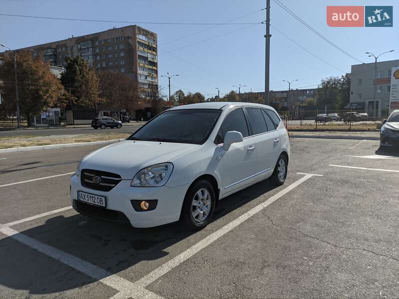 Kia Carens (2008)