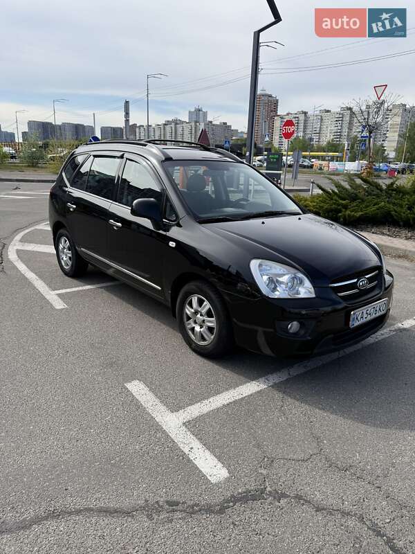Kia Carens (2008)