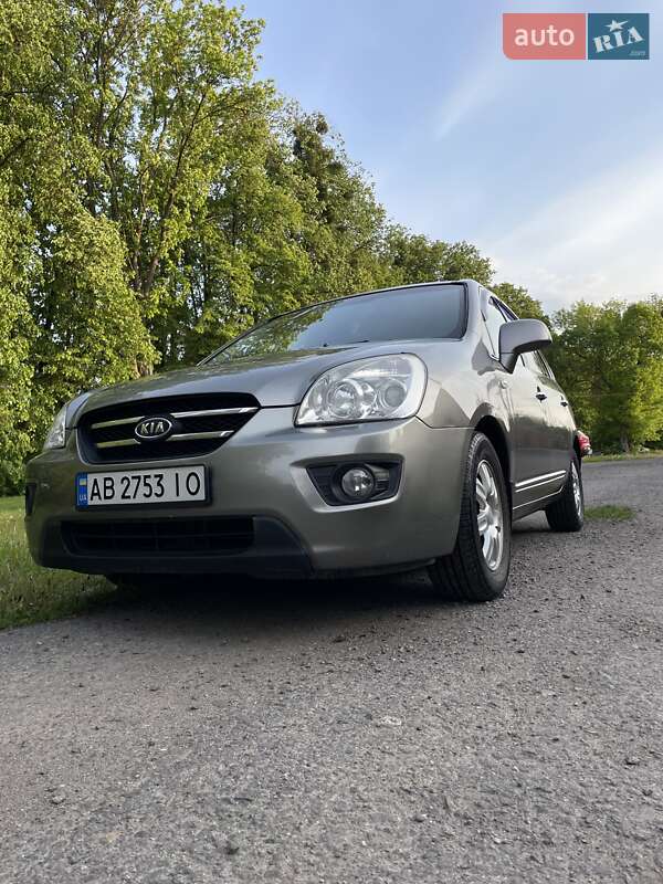 Kia Carens (2008)