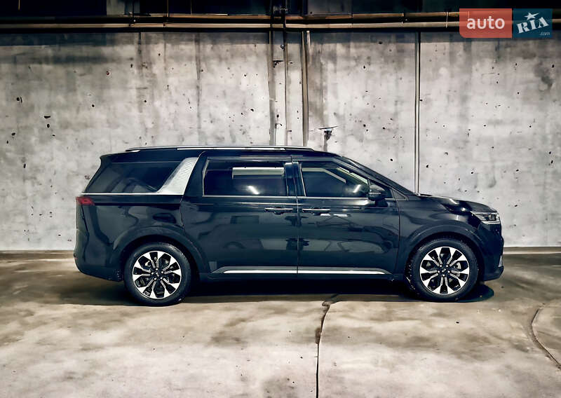 Kia Carnival (2021)