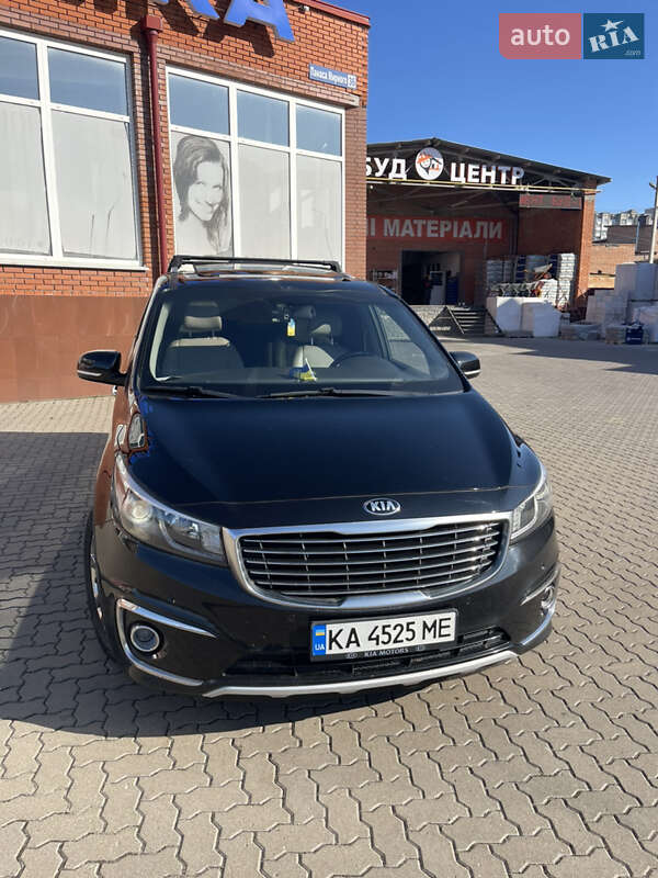 Kia Carnival (2015)