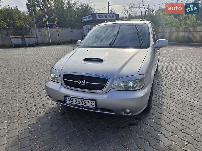 Kia Carnival (2000)