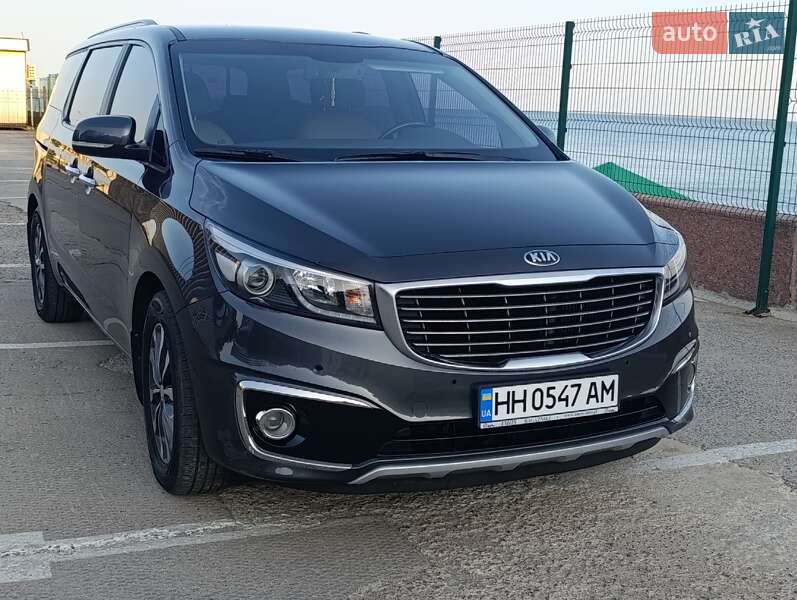 Kia Carnival (2017)
