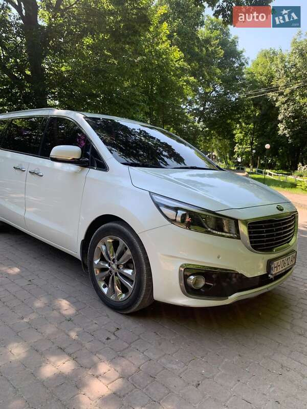 Kia Carnival (2017)