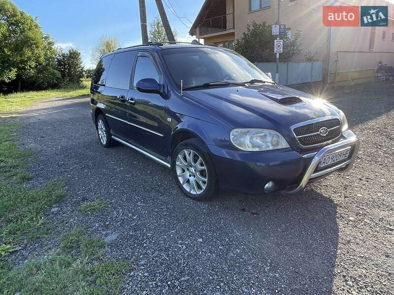 Kia Carnival (2003)