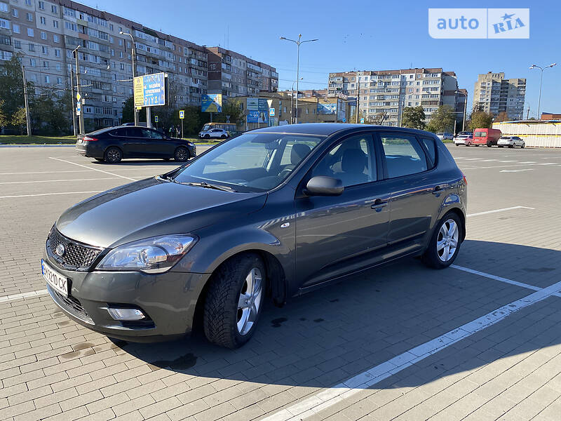 Kia Ceed (2012)