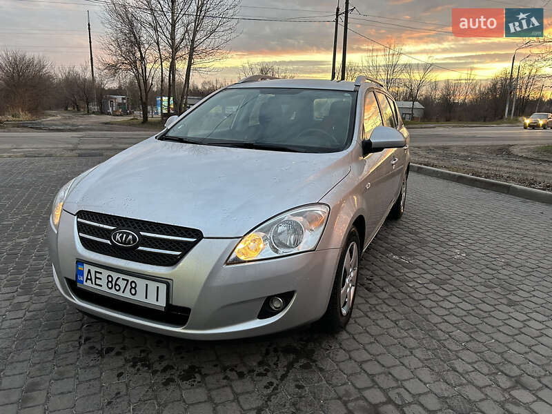 Kia Ceed (2008)