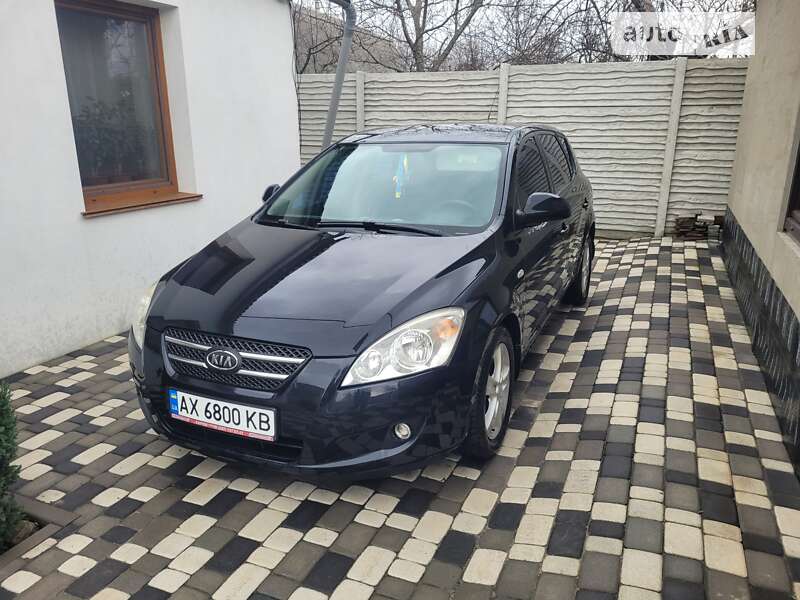 Kia Ceed (2008)