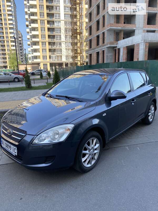 Kia Ceed (2007)