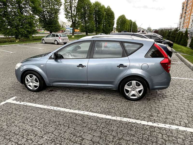 Kia Ceed (2008)