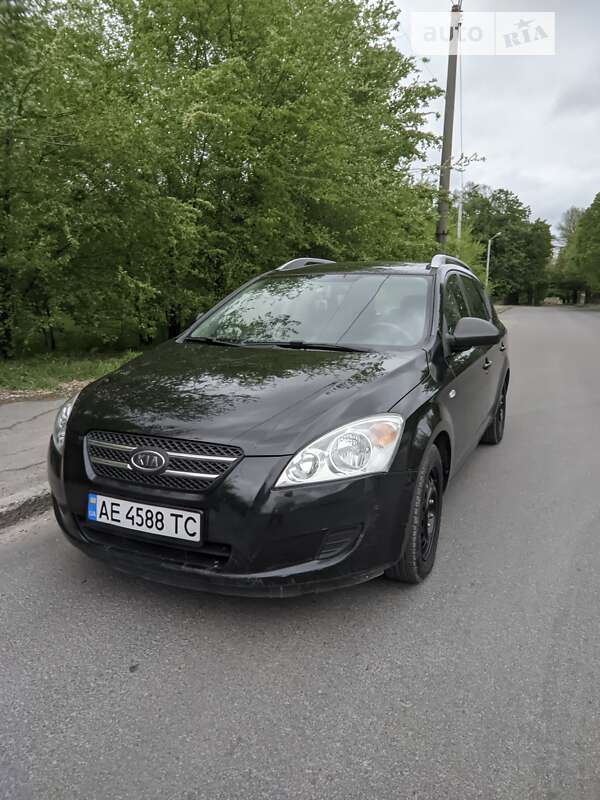 Kia Ceed (2008)