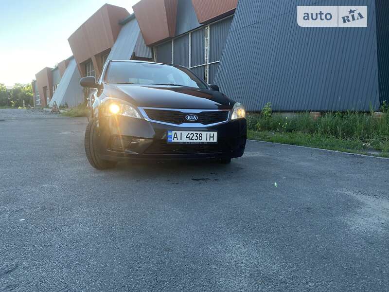 Kia Ceed (2010)