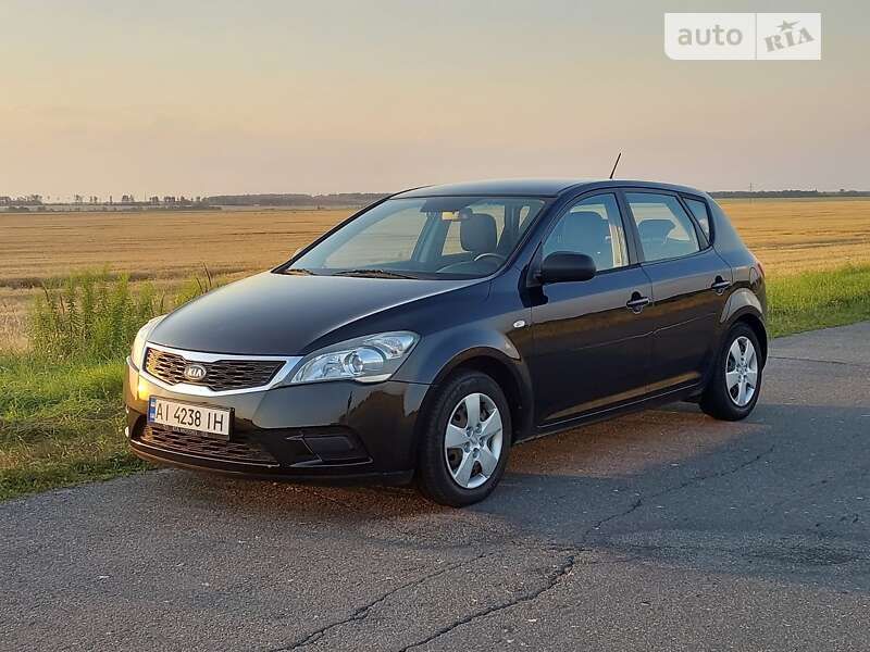 Kia Ceed (2010)