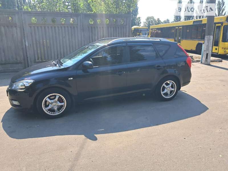 Kia Ceed (2010)