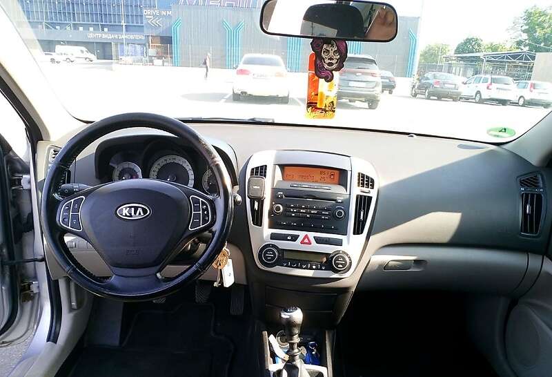 Kia Ceed (2008)