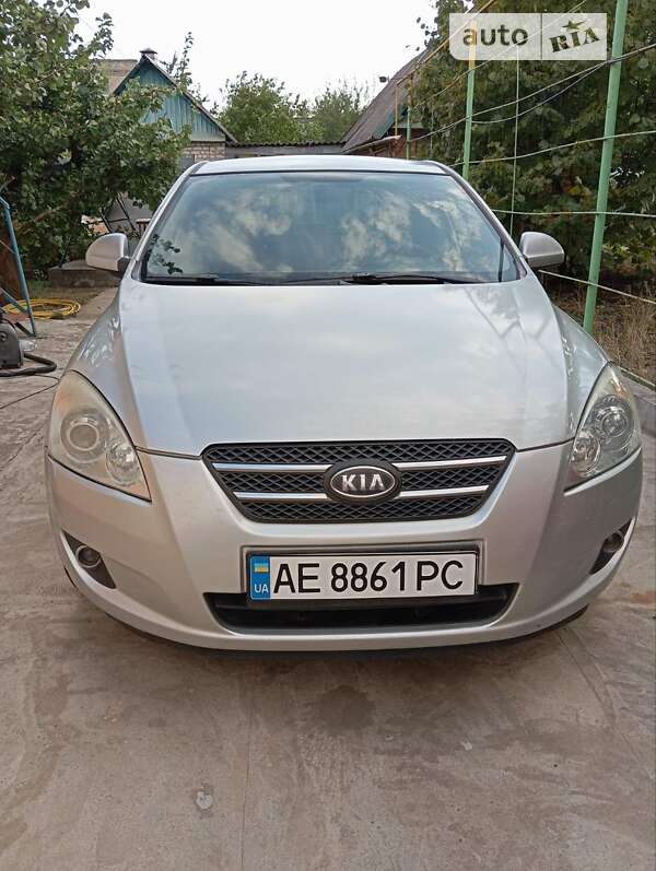 Kia Ceed (2007)
