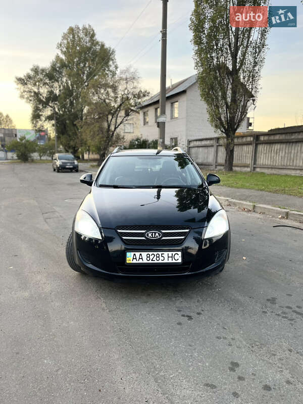 Kia Ceed (2008)