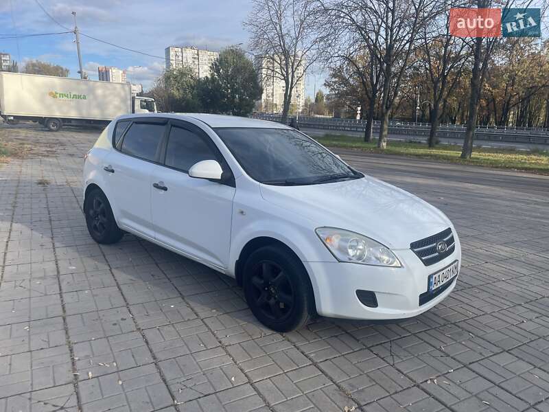 Kia Ceed (2008)
