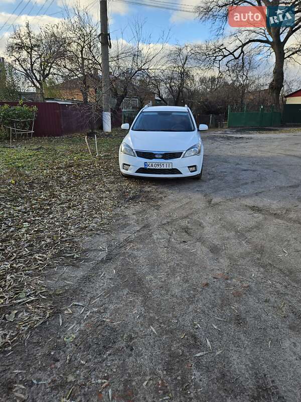Kia Cee'd (2011)