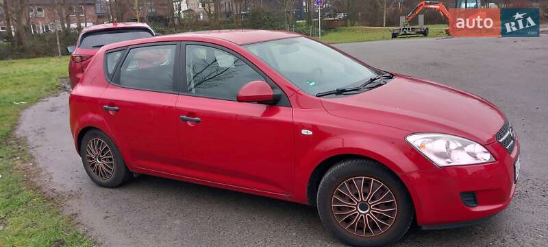 Kia Ceed (2007)