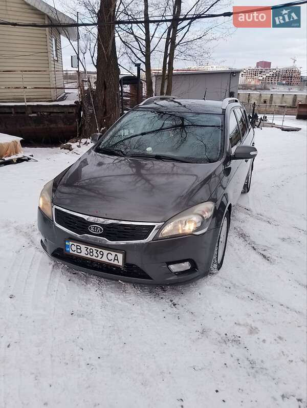 Kia Ceed (2010)