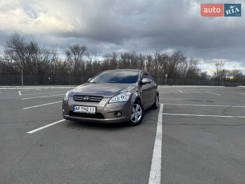 Kia Ceed (2008)