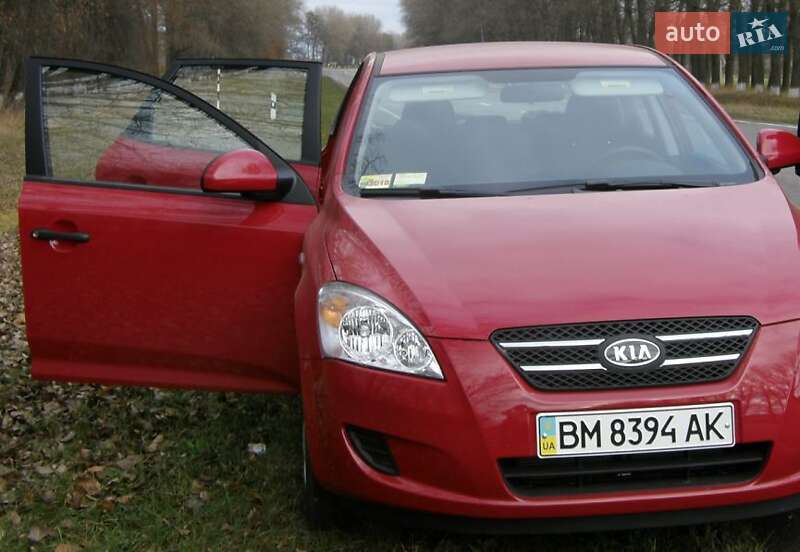 Kia Ceed (2008)
