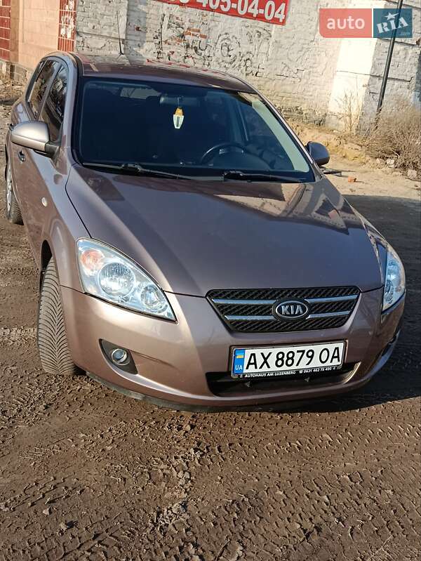 Kia Ceed (2008)