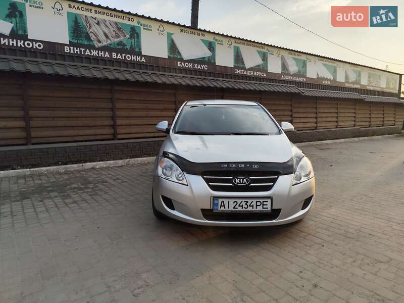 Kia Ceed (2008)