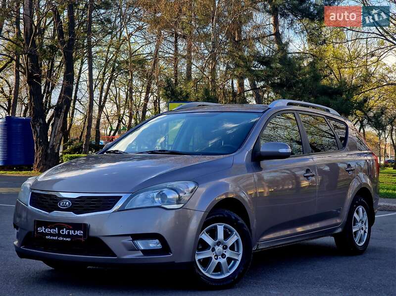 Kia Ceed (2011)