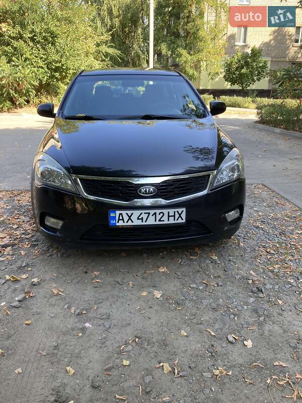 Kia Ceed (2011)