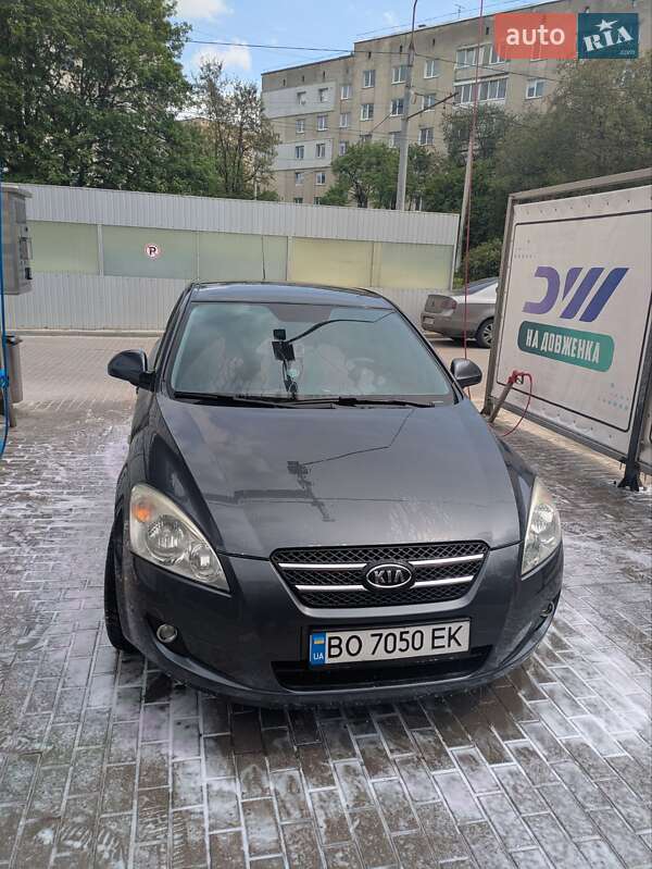 Kia Ceed (2008)