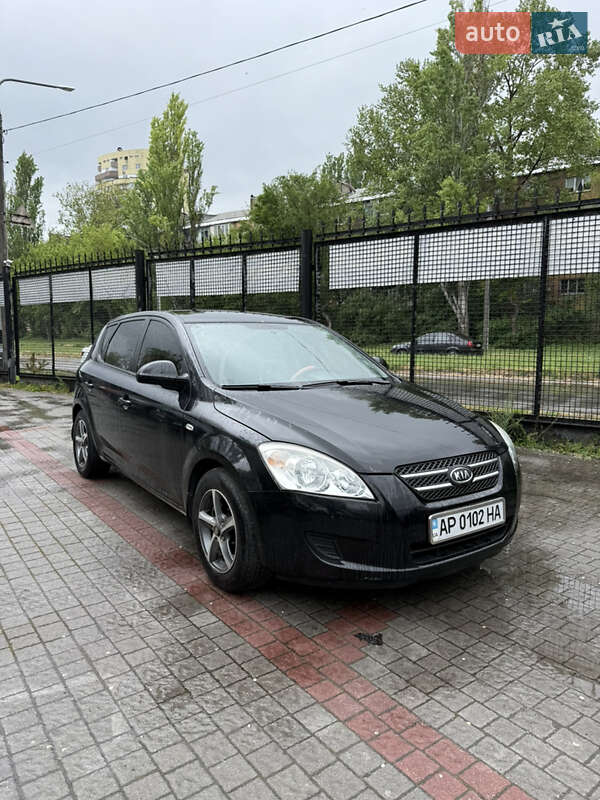 Kia Ceed (2008)