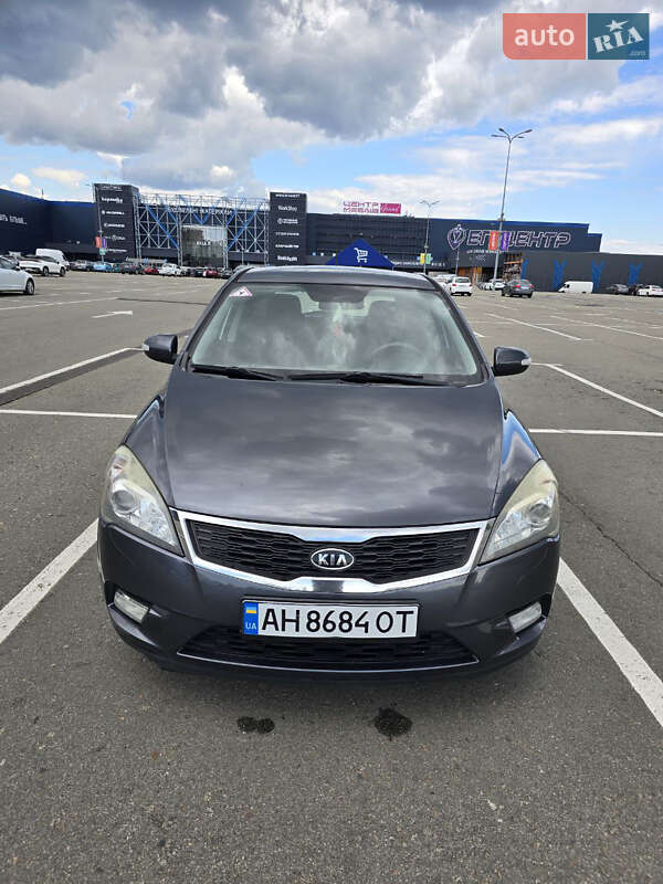 Kia Ceed (2010)