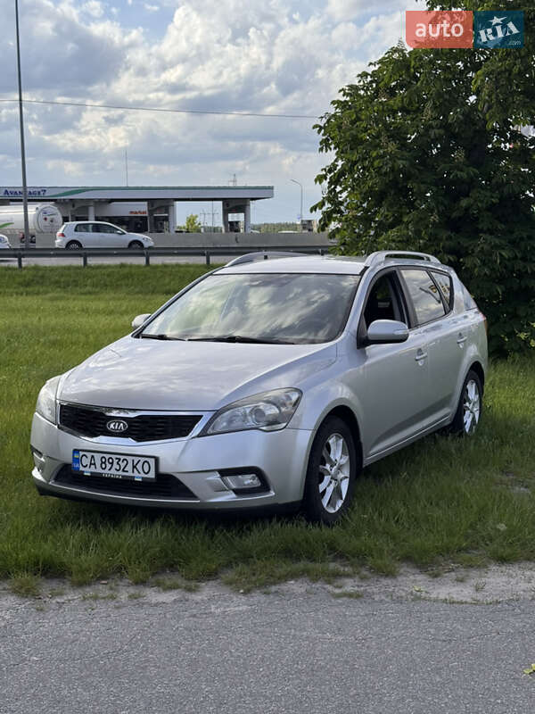 Kia Ceed (2010)