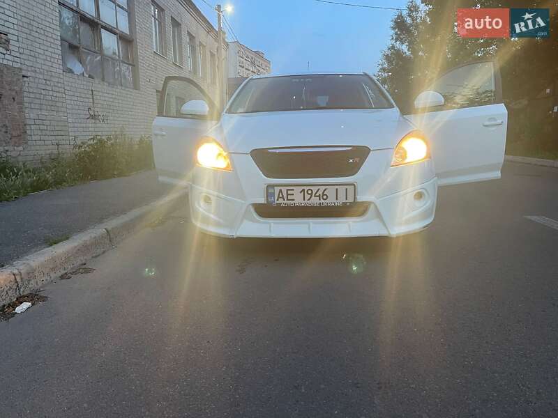 Kia Ceed (2007)