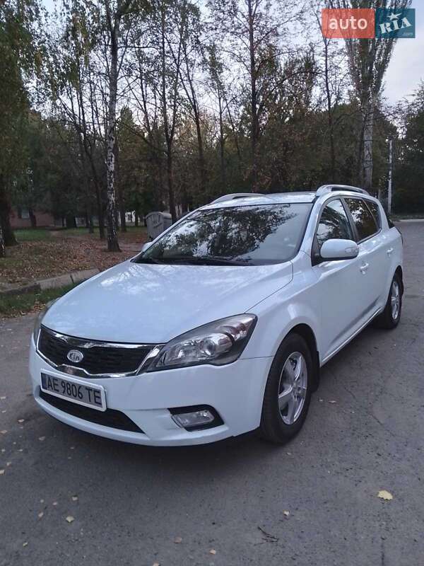 Kia Ceed (2011)