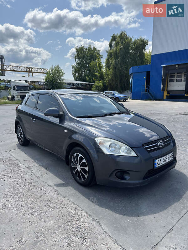 Kia Ceed (2008)
