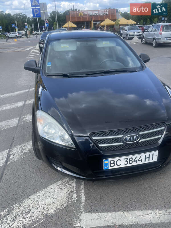 Kia Ceed (2008)